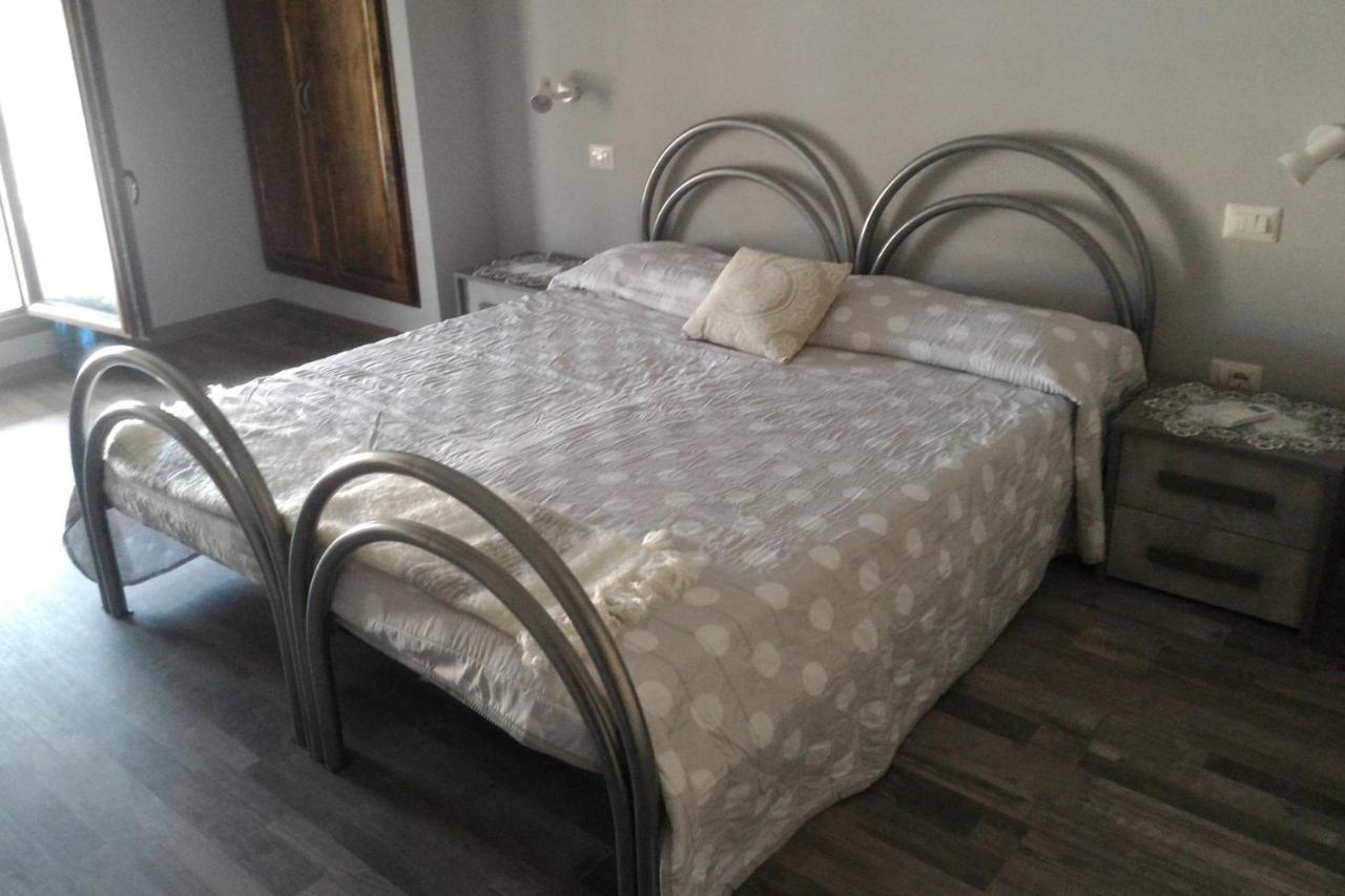 Corona Bed & Breakfast ซาร์ดารา ภายนอก รูปภาพ