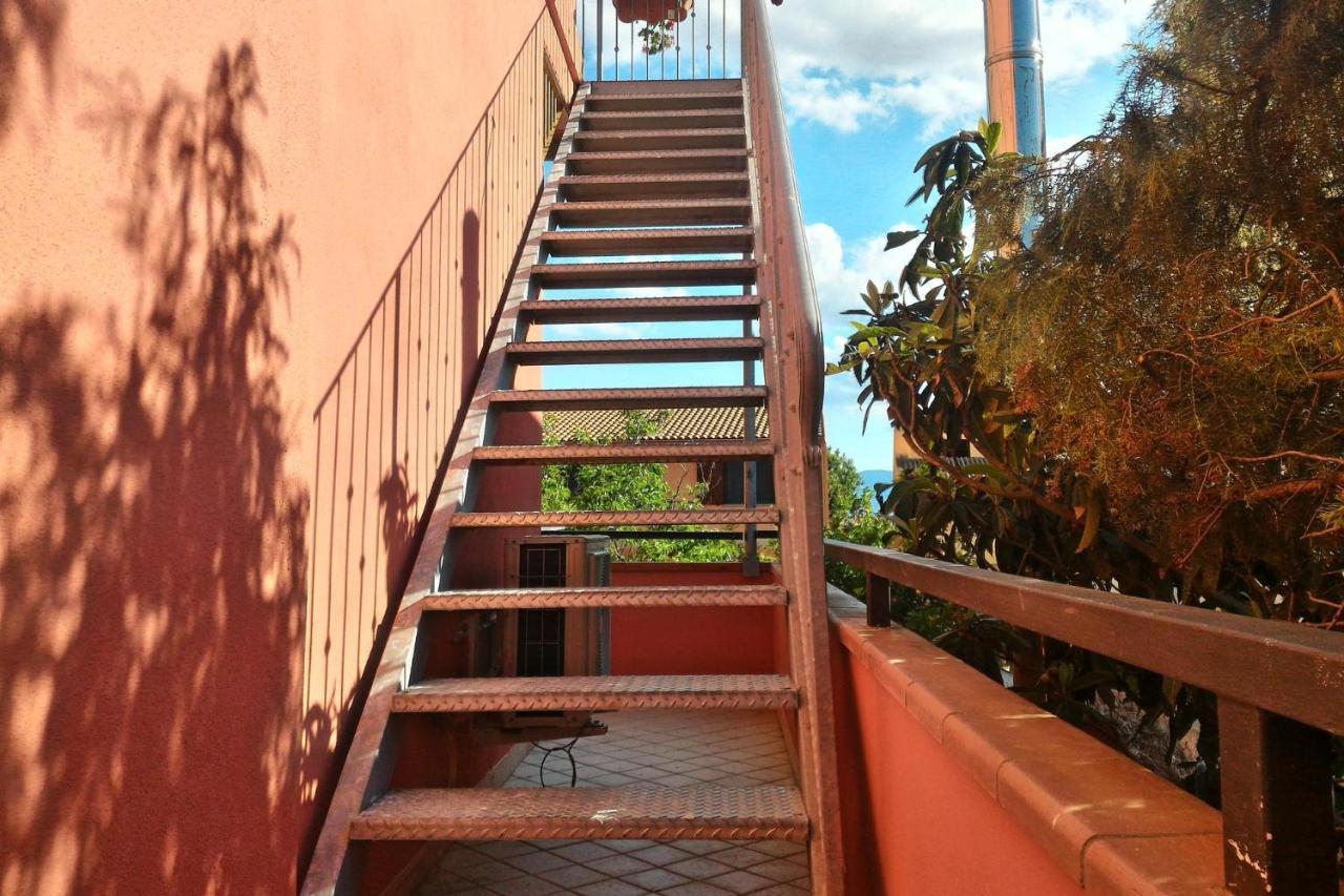 Corona Bed & Breakfast ซาร์ดารา ภายนอก รูปภาพ