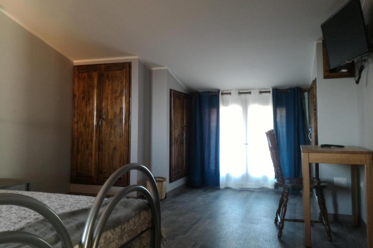 Corona Bed & Breakfast ซาร์ดารา ภายนอก รูปภาพ